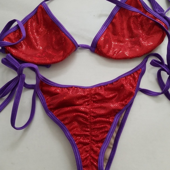 Bikini - Picture 2 of 3